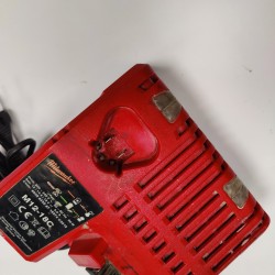 Laadija Milwaukee M12-18