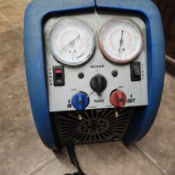 Машина для заправки фреоном...