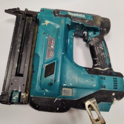 Гвоздевой пистолет Makita...