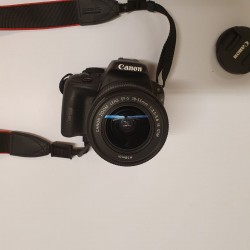 Зеркальная камера Canon EOS...