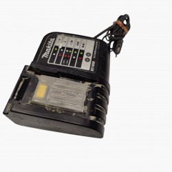 Laadija Makita DC18SD