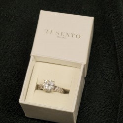 Hõbe sõrmus Tisento + karp