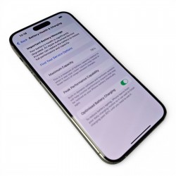 Мобильный телефон Apple...