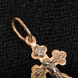 Kuld rist teemandiga 585...