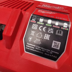 Зарядка Milwaukee M18 DFC