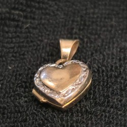 Kuld ripats 375 proov (№L1456)