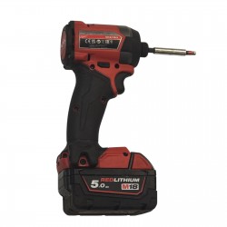 Akulöökkruvikeeraja...