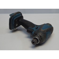 Akukruvikeeraja Makita...