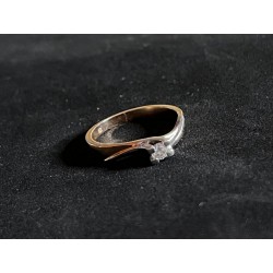 Kuld sõrmus teemantidega...