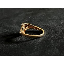 Kuld sõrmus teemantidega...