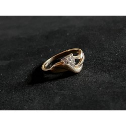 Kuld sõrmus teemantidega...