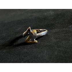 Kuld sõrmus teemantidega...