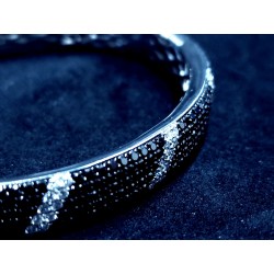 Kuldne Käevõru teemantidega...