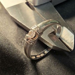 Kuld sõrmus teemandiga 585...