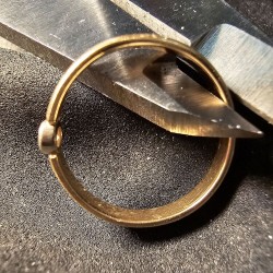 Kuld sõrmus teemandiga 585...