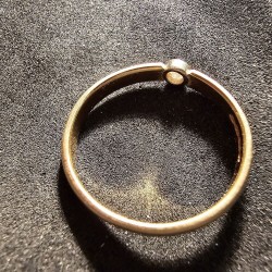 Kuld sõrmus teemandiga 585...