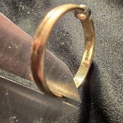 Kuld sõrmus teemandiga 585...