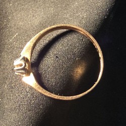 Kuld sõrmus teemandiga 585...