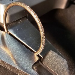 Kuld sõrmus teemandiga 585...