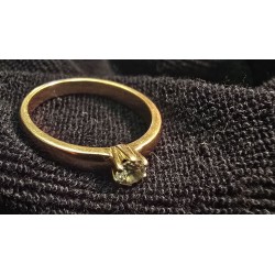 Kuld sõrmus teemandiga 585...