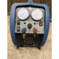 Машина для заправки фреоном...