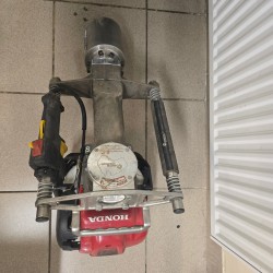 Моторный забивщик столбов...