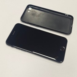 Мобильный телефон Apple...