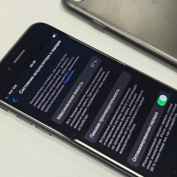 Мобильный телефон Apple...